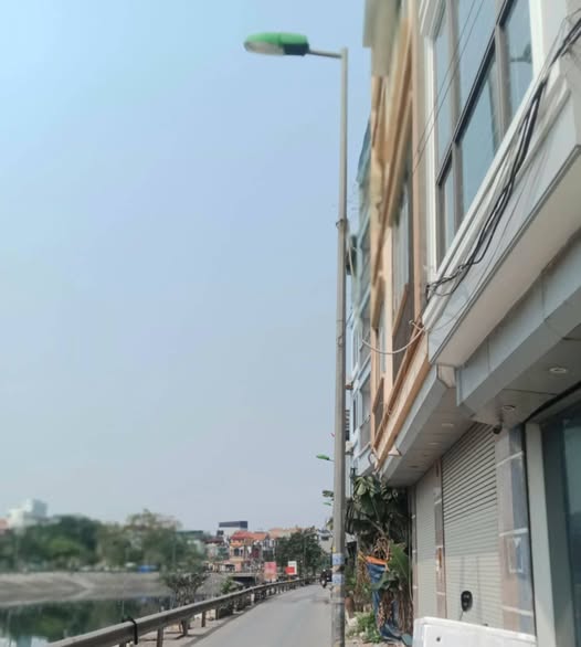 Bán Nhà: Tựu Liệt, Mặt đường Bờ Sông, 40m2, Kinh Doanh, oto đỗ cửa, sổ vuông. Nhỉnh 8 tỷ