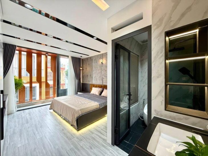 HIẾM !! Cách mặt tiền Võ Thị Nhờ chỉ 10m, ngay Vincom Trần Trọng Cung, hẻm oto, 5 Tầng, 55,4m2, P.