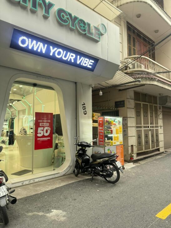 MẶT PHỐ NGUYỄN HY QUANG ! Mặt phố – Nhà hai mặt – Mặt tiền lớn – Kinh doanh tốt – Vỉa hè rộng.