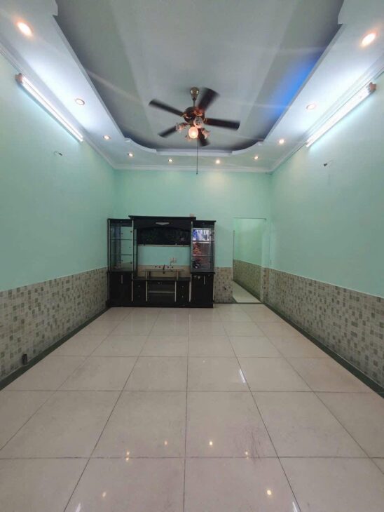 Nhà cấp 4, tiện xây mới, ngay Khu chế Xuất Tân Thuận, 94m2, Ngang khủng 6m, đường Tân Thuận Tây,