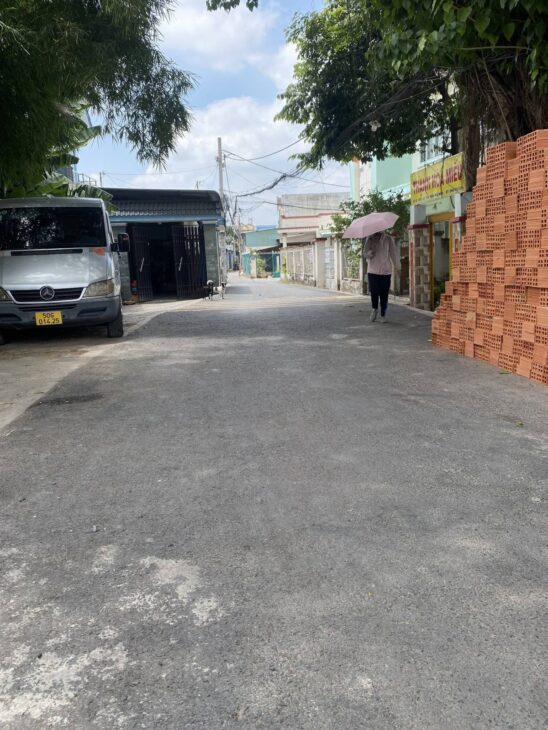 ???????? NHÀ 2 TẦNG MÁI THÁI – HẺM NHỰA XE VÀO TẬN NHÀ – NGAY TRUNG TÂM HÀNH CHÍNH HÓC MÔN – ???? Chỉ