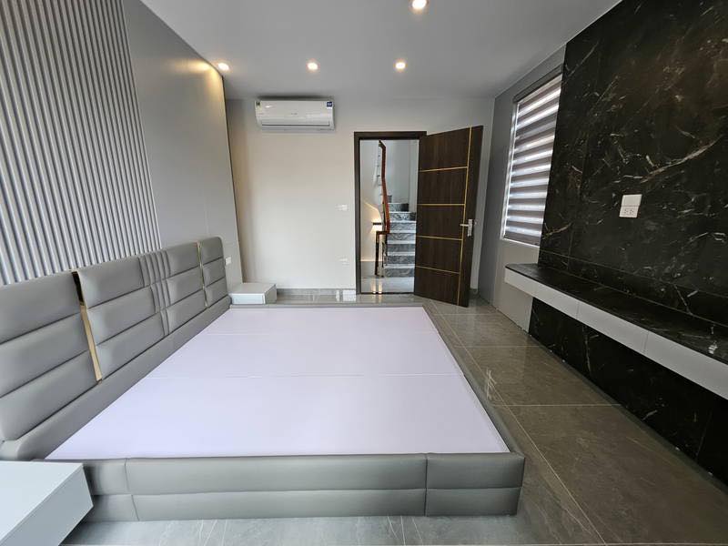 Bán nhà Ngọc Lâm, Long Biên – Lô góc, ô tô vào nhà, kinh doanh tốt, thang máy