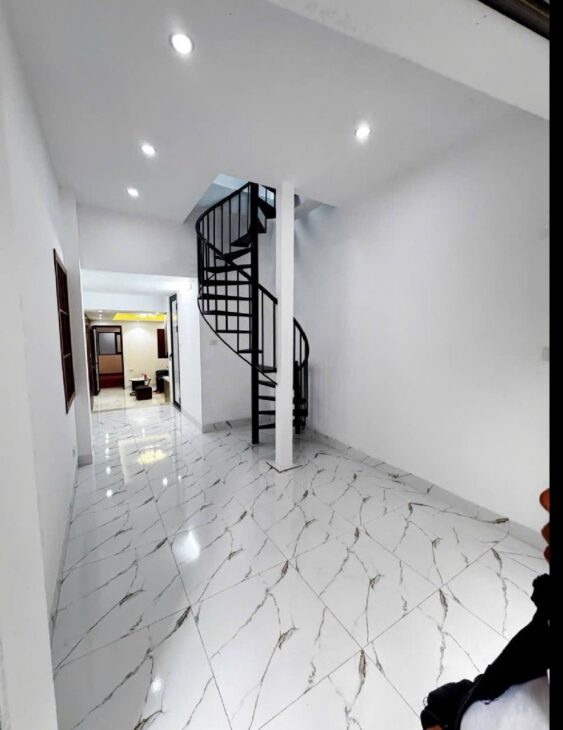 NHÀ HIẾM MỚI XÂY – DUY NHẤT tại THÁI THỊNH – Ô TÔ – NGÕ THÔNG – 50M × 4 tầng . Nhỉnh 6 tỷ .