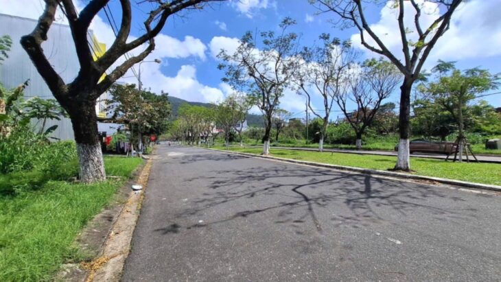 ????Bán đất tặng nhà 90m2, mặt tiền Chu Huy Mân giá chỉ nhỉnh 7 tỷ.