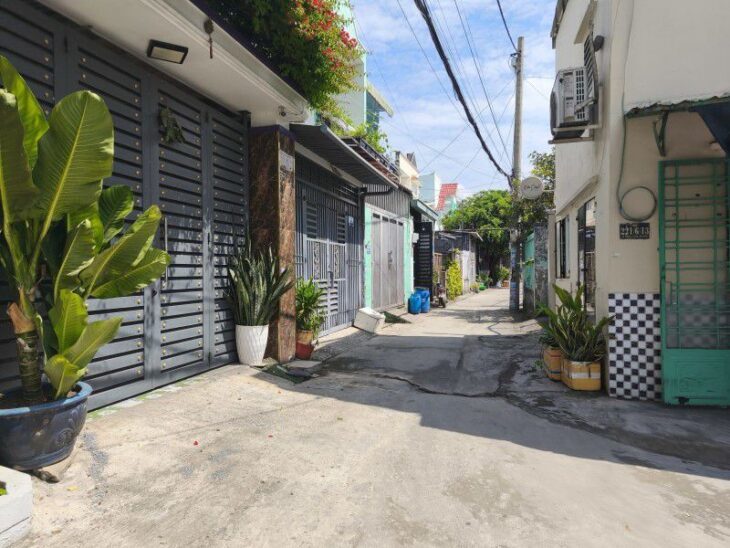 NGAY NGÃ BA ĐỒN, THÔNG LÊ VĂN KHƯƠNG & ĐẶNG THÚC VỊNH SÁT CHỢ ĐÔNG THẠNH, XUNG QUANH TIỆN ÍCH ĐẦY