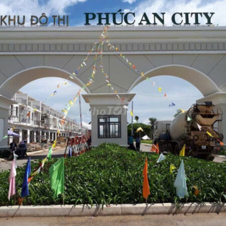 HOt!VỢ CHỒNG EM CHÍNH CHỦ 100% cần bán lô đất mặt tiền đường rộng 22m .