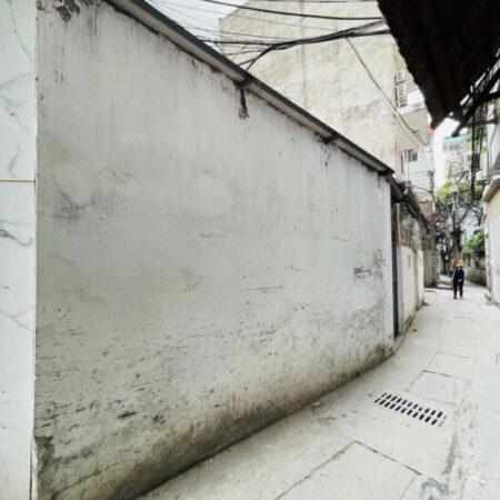 Bán nhà C4 Khương Trung 62m MT rộng ngõ thông thoáng, gần ô tô, phù hợp xây CCMN.. 7.65 tỷ có TL.