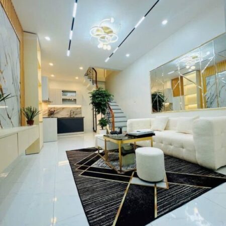 GẤP GẤP NHÀ LÊ TRỌNG TẤN THANH XUÂN,32Mx5T,NGÕ THÔNG,1 NHÀ RA PHỐ,NHÀ ĐẸP Ở NGAY.