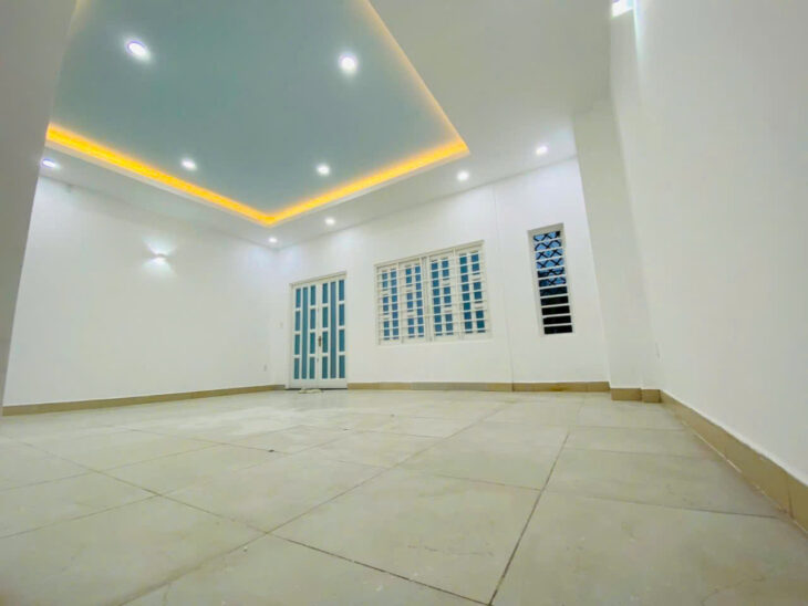 Cho thuê nhà 3 tầng, 7x19m (131m2), HXH 7m gần Metro phường Hiệp Thành, Quận 12