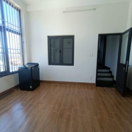 Bán nhà 3 tầng, mặt tiền đường 5m5 Sơn Trà chỉ nhỉnh 5 tỷ.