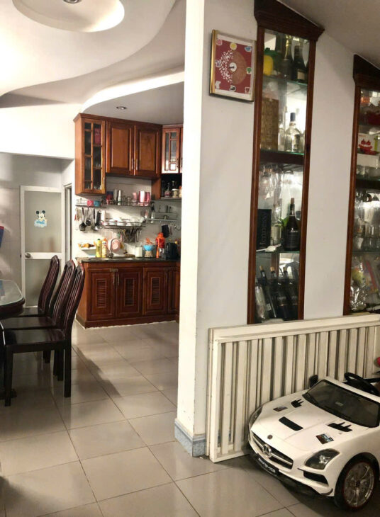 NGỘP bán GẤP nhà HXH đỗ quanh công viên 77m2 Trường Chinh ngang 4.3m gần ga T3 10.5 tỷ