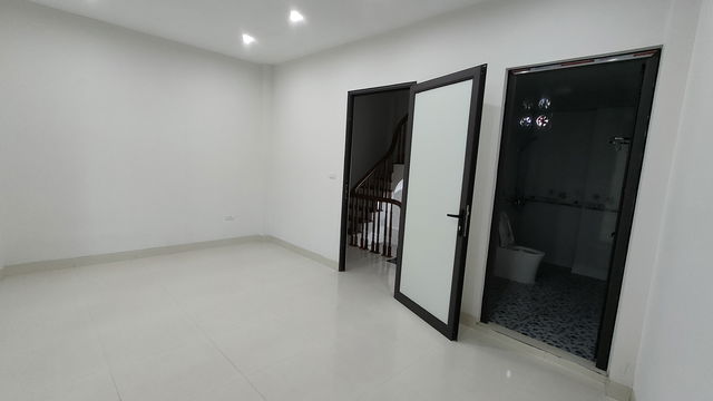 Bán nhà Quang Lãm 33mx5 tầng, nhà mới đẹp, ngõ thông 3 gác 4.25 tỷ.