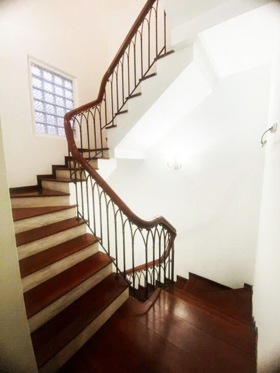 Nhà 4 tầng, 113m², mặt ngõ Nguyễn Thái Học, Ngọc Khánh, Ba Đình – 3.2 tỷ, sổ đỏ