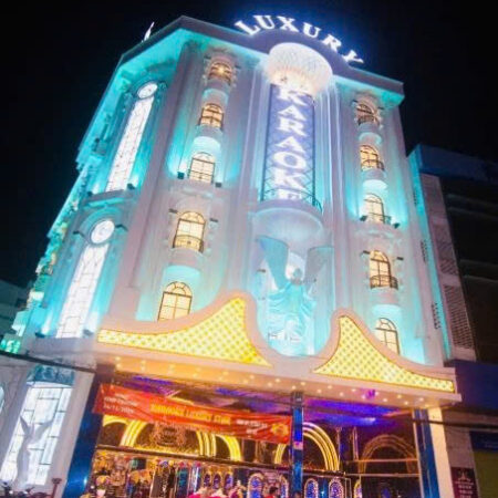 Cho thuê nhà 76- 78 Út Tịch P.4, Quận Tân Bình-DT: 14m x 20m(1 Trệt + 5 Lầu) Giá 250 Triệu