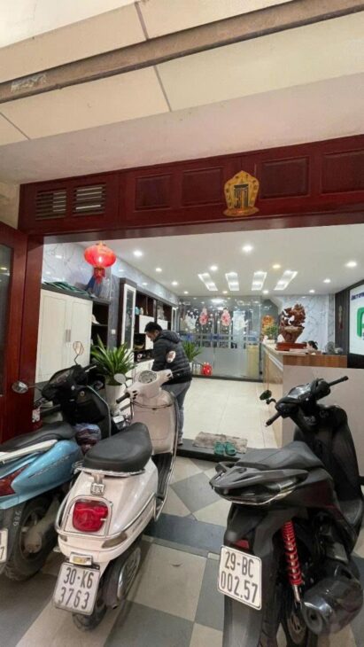 Bán tòa nhà 7 tầng TM tại phố Vũ Phạm Hàm, 82m MT5m giá cực tốt