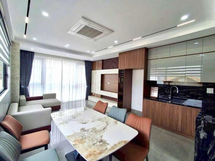 nhà đẹp Nguyễn Văn Cừ- Nguyễn Sơn-Gia Thuỵ, 38m x 6tầng, gara, thang máy, full nội thất