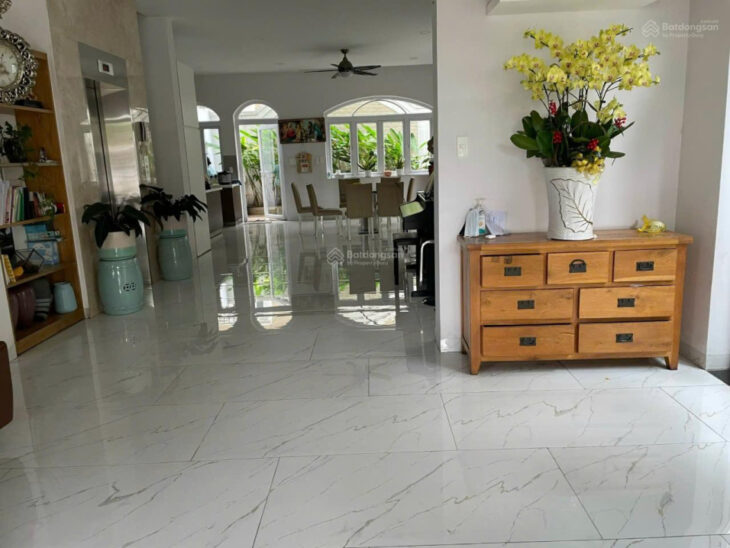 Biệt thự đẹp khu Vip Cityland Quận 7. 10*22, hầm + 4 tầng, thang máy, sân vườn. 49 tỷ