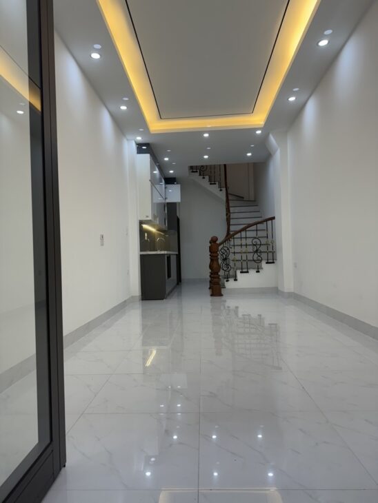 bán nhà Thanh Xuân 30m Kim Giang, sát ô tô tải tránh, ngõ nông