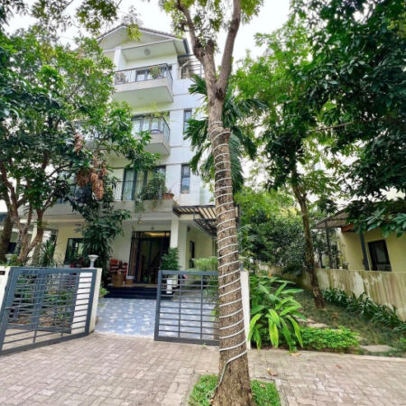 Bán BT tại Vinhomes Thăng Long, 27 tỷ, 154m2, 4 tầng, phong cách tân cổ điển hiện đại