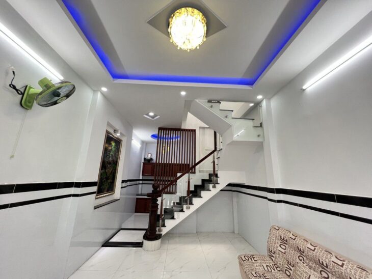 BÁN NHÀ TÂN BÌNH – PHƯỜNG 15 – HẺM 3M THÔNG – NHÀ MỚI TẶNG NỘI THẤT – VUÔNG A4 – 32M2 CHỈ 3.x TỶ