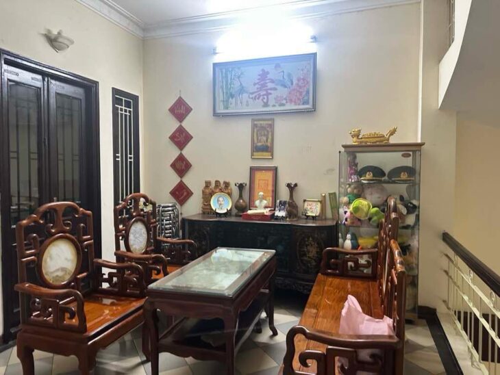 bán nhà Ngọc Lâm, 95m x 5 tầng, mặt tiền 6.4m, gara ôtô, vỉa hè, ôtô tránh