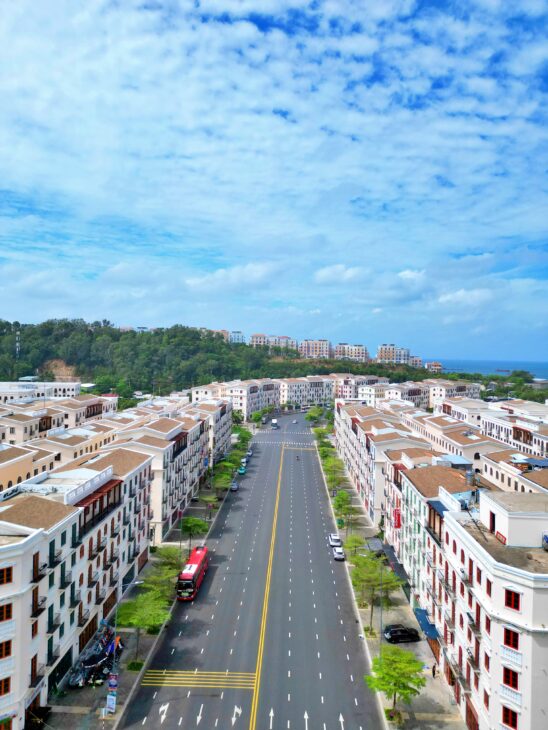 Nhà Mặt Phố Đường 36m Khu đô thị 35ha ,Đã có sổ lâu dài ,giá Tốt
