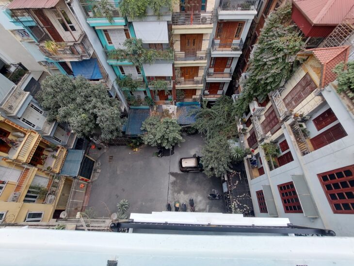 Hạ 400tr nhà Lạc Long Quân 43m2, 6T thang máy, 2 thoáng view sân cực rộng gần Hồ Tây