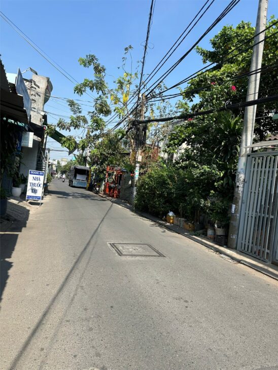 NGAY LÊ VĂN QUỚI 80m2 – 3 TẦNG – 3PN – HẺM XE HƠI – SỔ HỒNG VUÔNG VỨC – CHỈ NHỈNH 6 TỶ