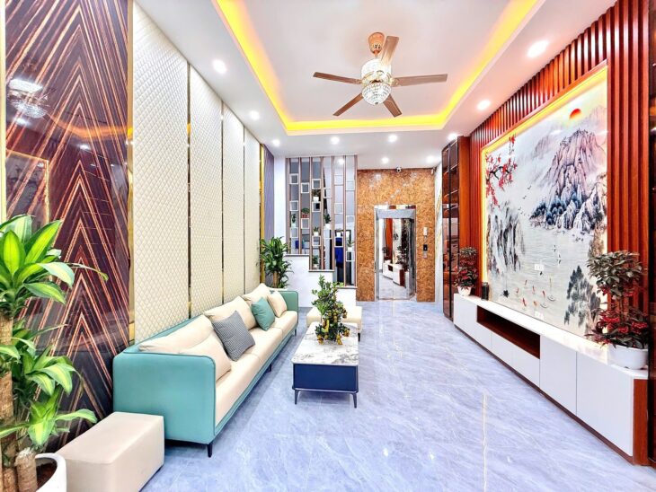 Hạ 400tr nhà Lạc Long Quân 43m2, 6T thang máy, 2 thoáng view sân cực rộng gần Hồ Tây