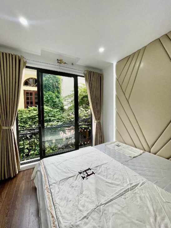 ..BÁN NHÀ HỒ TÙNG MẬU, NGÕ NÔNG -DT 35M2 —5 TẦNG -,GẦN QUÂN UY NAM TỪ LIEM ,NÔI THẤT ĐEP- Ở LUÔN