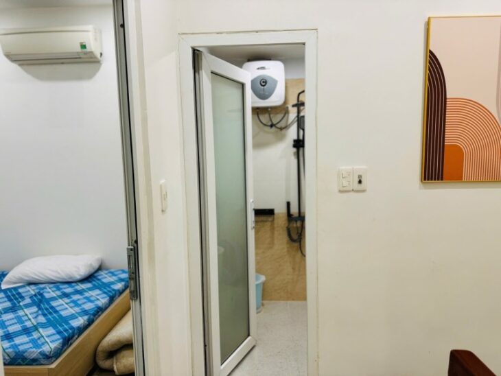 ♥ Nhà Kiệt Thẳng 50m ra Trần Quốc Toàn, 2 tầng xinh đẹp, tiện ích, ở ngay, 2.x tỷ