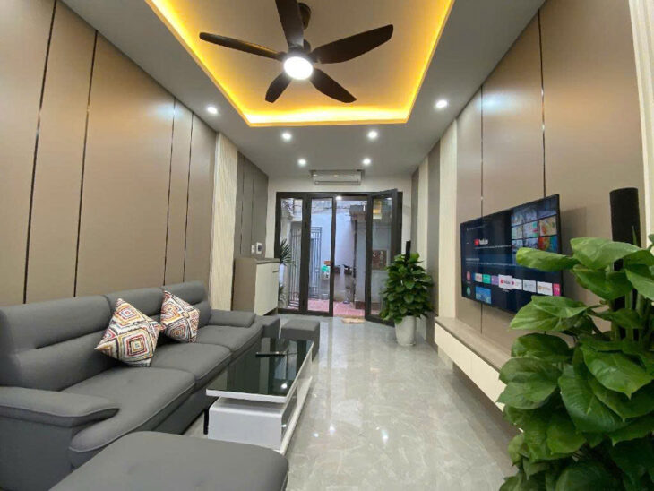 Bán nhà phố Hào Nam_30 Mét Ra Mặt Phố_Nhà Đẹp Ở Ngay_37mx4T_Giá: 7.35 Tỷ_Lh: 0396935190.