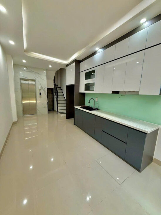 Bán nhà Phố Thái Hà_Nhà Mới Tinh_Thang Máy Xịn_Ngõ Ô Tô Tránh_Giá: 13.8 Tỷ_Lh: 0396935190.