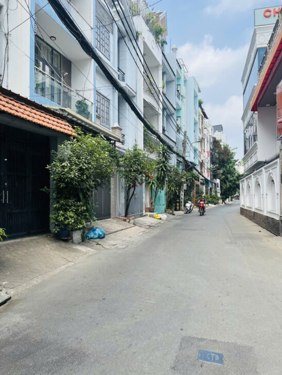 Bán nhà quận 10, đường 3 Tháng 2, 6 tầng, 65m2, hẻm xe hơi, 19.8 tỷ