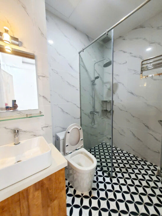 Bán nhà quận 10, đường Hòa Hảo, 64m2, hẻm xe hơi, 4 tầng, 15.9 tỷ