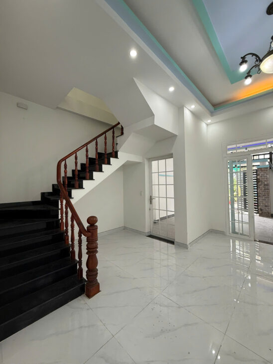 BÁN NHÀ MẶT TIỀN [Hiếm – NGANG 6M] – 4PN ĐẸP – NGAY TRUNG TÂM HÓC MÔN, GIÁ CHỈ NHỈNH NHẸ 4 TỶ CÓ