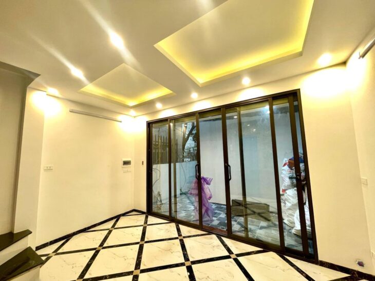 BÁN NHÀ THANH NHÀN HAI BÀ TRƯNG 5 TẦNG THANG MÁY 2 THOÁNG NHÀ MỚI ĐẸP GIÁ 7,9 TỶ