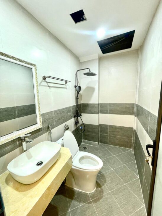 BÁN NHÀ THANH NHÀN HAI BÀ TRƯNG 5 TẦNG THANG MÁY 2 THOÁNG NHÀ MỚI ĐẸP GIÁ 7,9 TỶ