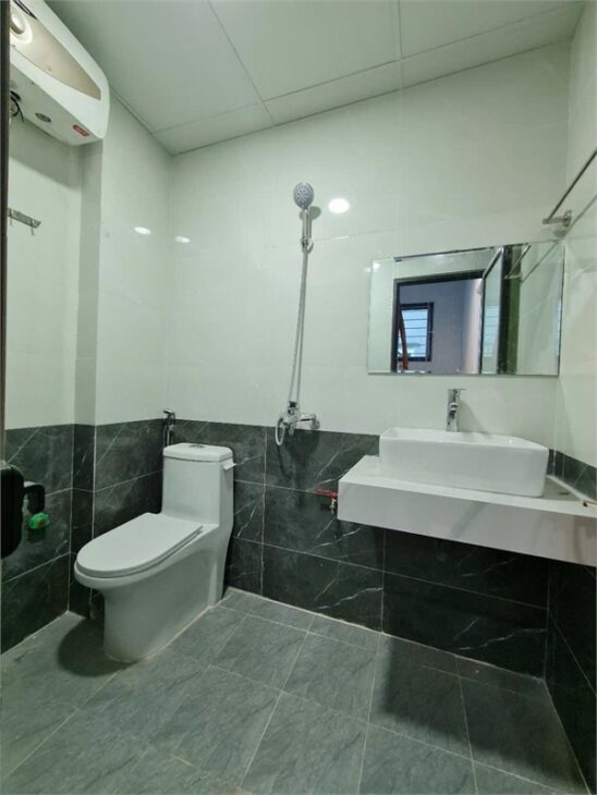 Bán nhà ngay đầu ngõ TẢ THANH OAI- THANH TRÌ 5 TẦNG , MT 5.9 M RẤT GẦN CẦU TÓ, ĐƯỜNG 70