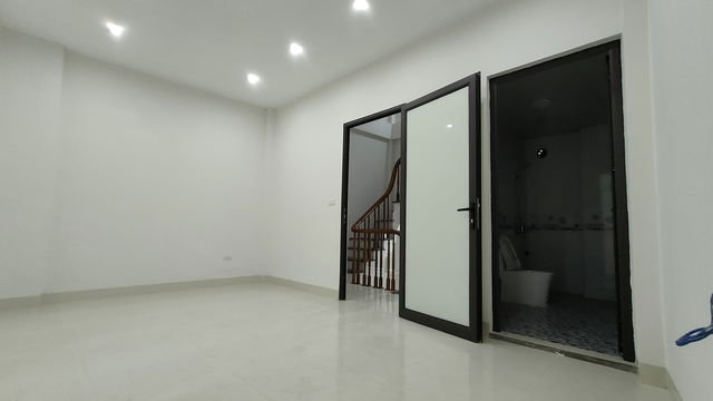 Bán nhà Quang Lãm 33mx5 tầng, nhà mới đẹp, ngõ thông 3 gác 4.25 tỷ.