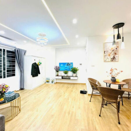 Bán Nhà Đẹp Dân Xây, Lạc Long Quân, Cầu Giấy, 2 Thoáng, 8.5 Tỷ