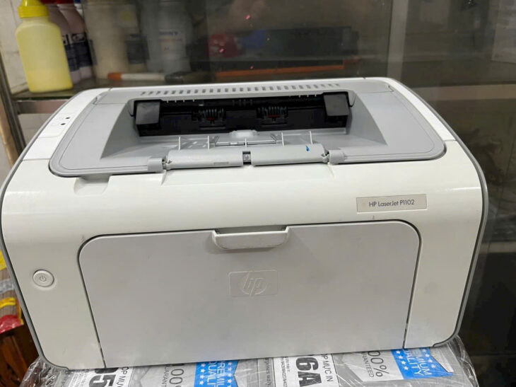 Máy in HP P1102 đã sử dụng nhỏ gọn, in đơn hàng, in văn bản nhanh chóng
