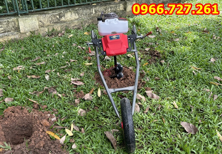 Máy khoan đất khoan lỗ trồng cây có khung xe đẩy Mitsubishi TB43