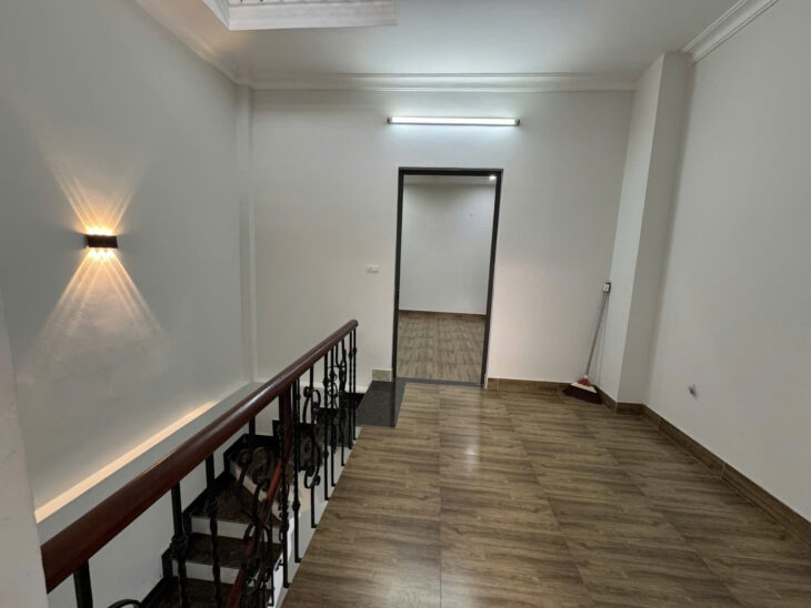 NHỈNH 11 TỶ – Ô TÔ ĐỖ CỬA – PHƯƠNG MAI – ĐỐNG ĐA – 41M2 – 4 TẦNG – MT 4.2M – 4PN