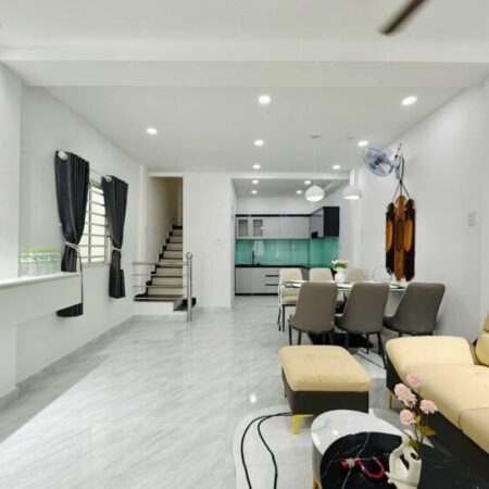 Bán Nhà Nơ Trang Long 40m2, 3 P. Ngủ, Sân Thượng Đẹp Hơn 4 Tỉ