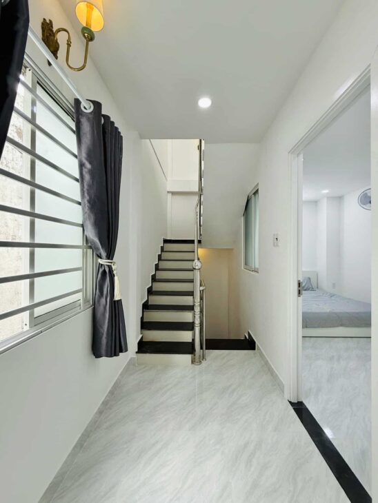 Bán Nhà Nơ Trang Long 40m2, 3 P. Ngủ, Sân Thượng Đẹp Hơn 4 Tỉ