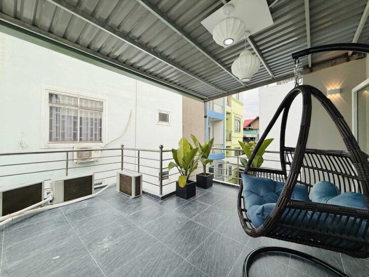 Bán Nhà Nơ Trang Long 40m2, 3 P. Ngủ, Sân Thượng Đẹp Hơn 4 Tỉ