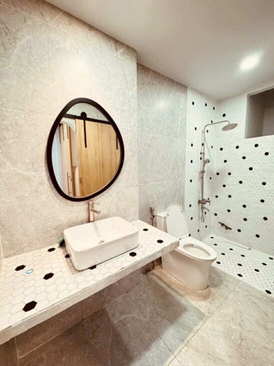 Bán Nhà Hẻm Xe Hơi Phan Xích Long, 40m2 5 Tầng Chỉ Hơn 7 Tỉ