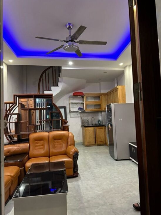 BAN NHÀ HÔ TÙNG MẬU-5 TẦNG-NGÕ RỘNG .GẦN TRUONG ĐHTM. HOC VIÊN MÚA .NÔI THẤT ĐEP. GIÁ GẦN 5 TY .