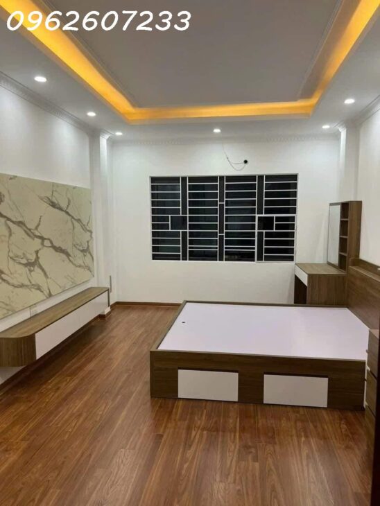 BAN NHÀ HÔ TÙNG MẬU-5 TẦNG-NGÕ RỘNG .GẦN TRUONG ĐHTM. HOC VIÊN MÚA .NÔI THẤT ĐEP. GIÁ GẦN 5 TY .